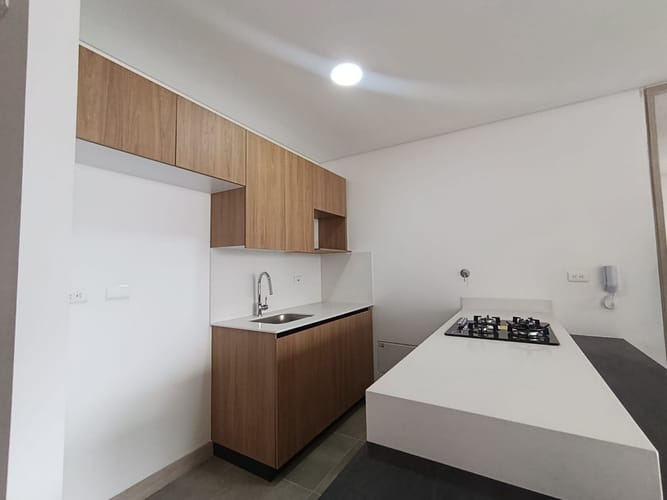 Apartamento de 2 alcobas en arriendo en El Poblado, Medellín, 87 m² · foto 6 de 14