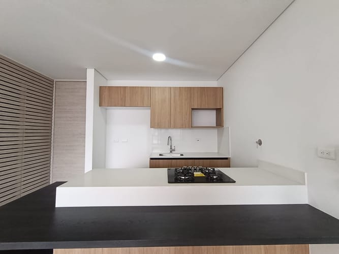 Apartamento de 2 alcobas en arriendo en El Poblado, Medellín, 87 m² · foto 7 de 14