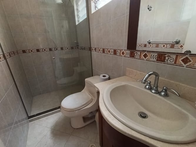 Casa de 3 alcobas en arriendo en Laureles, Medellín, 320 m² · foto 15 de 18