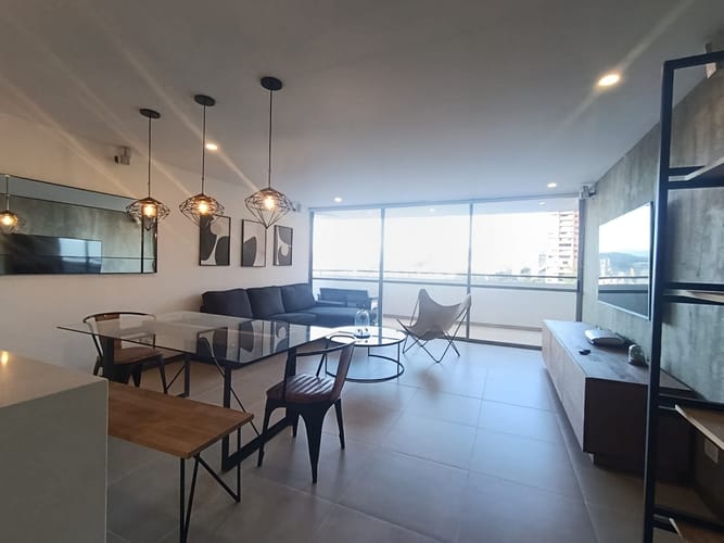 Apartamento de 2 alcobas en arriendo en El Poblado, Medellín, 120 m² · foto 4 de 15