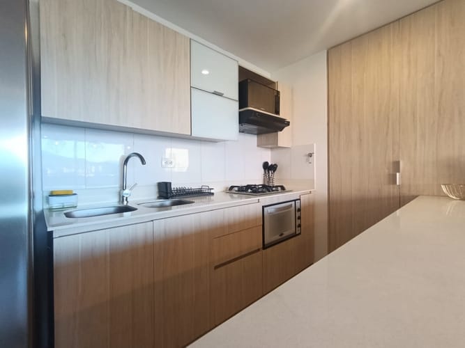 Apartamento de 2 alcobas en arriendo en El Poblado, Medellín, 120 m² · foto 5 de 15