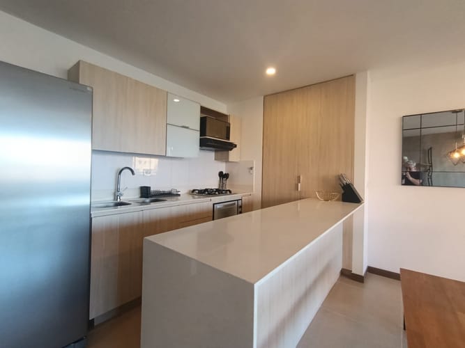 Apartamento de 2 alcobas en arriendo en El Poblado, Medellín, 120 m² · foto 6 de 15