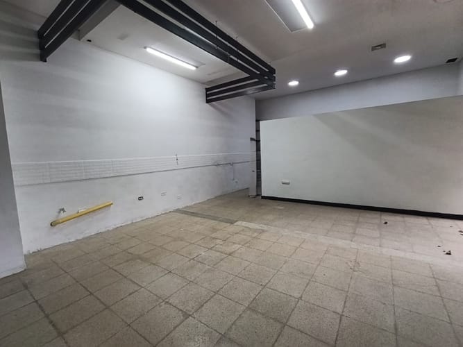 Local en arriendo en El Poblado, Medellín, 52 m² · foto 2 de 15