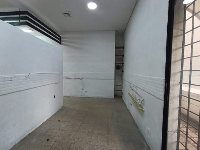 Local en arriendo en El Poblado, Medellín, 52 m² · foto 6 de 15