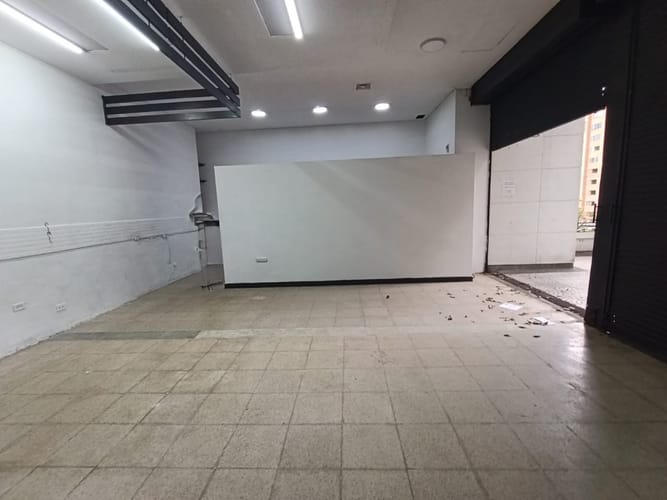 Local en arriendo en El Poblado, Medellín, 52 m² · foto 7 de 15