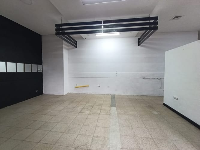 Local en arriendo en El Poblado, Medellín, 52 m² · foto 9 de 15