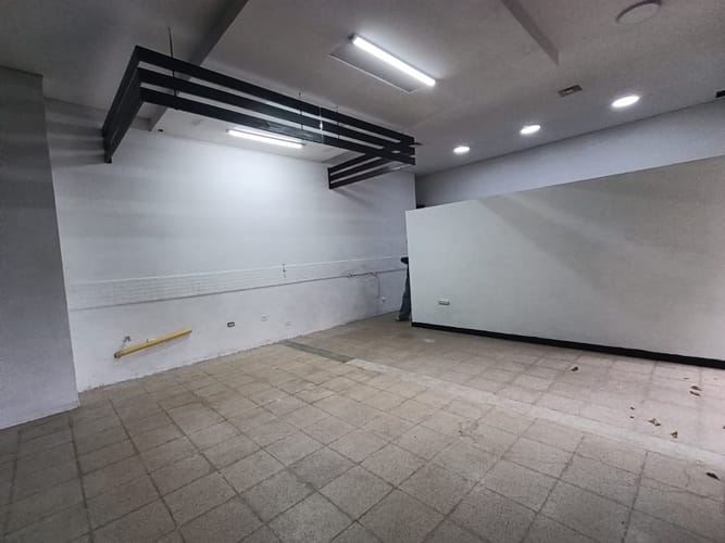 Local en arriendo en El Poblado, Medellín, 52 m² · foto 10 de 15