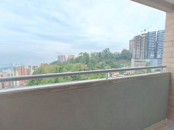Apartamento de 3 alcobas en arriendo en Camino Verde, Envigado, 73 m² · foto 6 de 14
