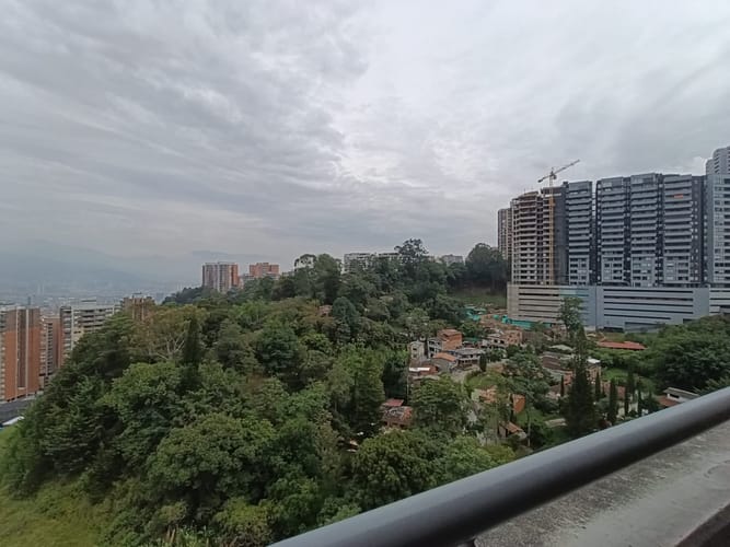 Apartamento de 3 alcobas en arriendo en Camino Verde, Envigado, 73 m² · foto 8 de 14