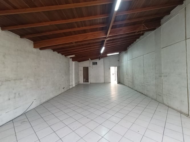 Bodega en arriendo en Guayaquil, Medellín, 66 m² · foto 5 de 9