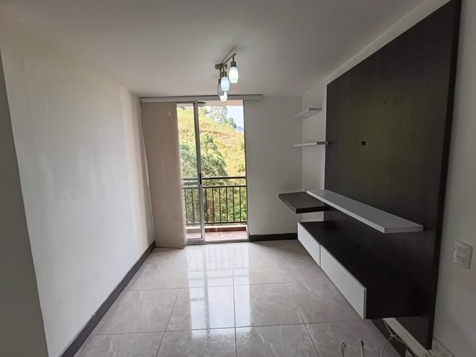 Apartamento de 3 alcobas en arriendo en Calasanz Parte Alta, Medellín, 63 m² · foto 2 de 17