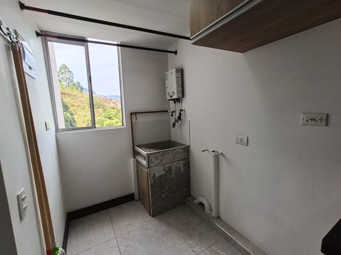 Apartamento de 3 alcobas en arriendo en Calasanz Parte Alta, Medellín, 63 m² · foto 5 de 17