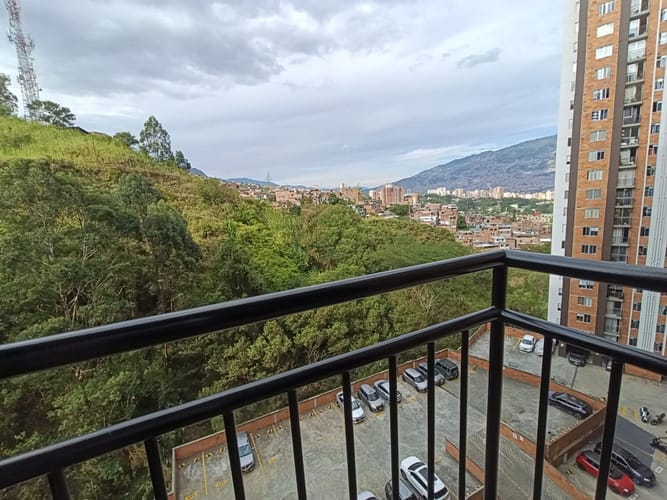 Apartamento de 3 alcobas en arriendo en Calasanz Parte Alta, Medellín, 63 m² · foto 7 de 17
