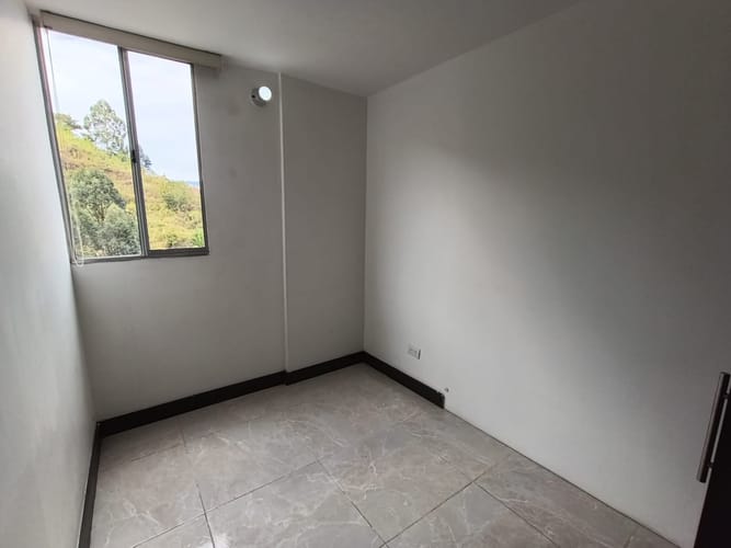 Apartamento de 3 alcobas en arriendo en Calasanz Parte Alta, Medellín, 63 m² · foto 10 de 17