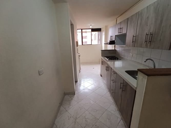 Apartamento de 3 alcobas en arriendo en Carlos E. Restrepo, Medellín, 94 m² · foto 3 de 15