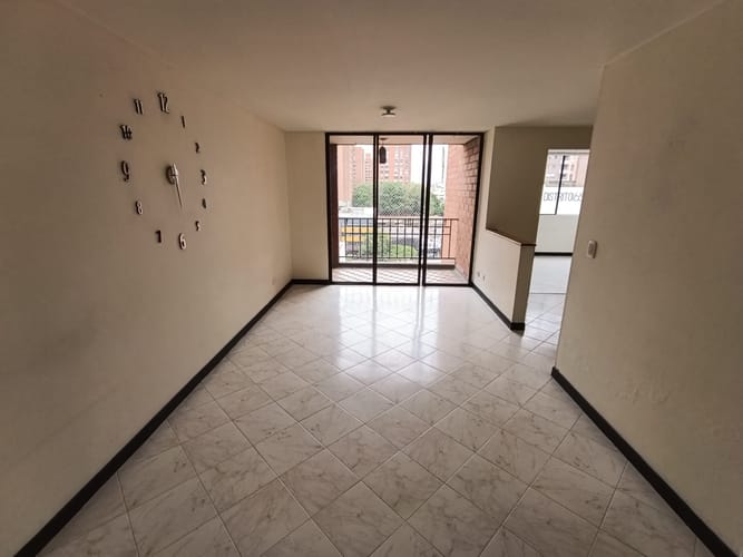 Apartamento de 3 alcobas en arriendo en Carlos E. Restrepo, Medellín, 94 m² · foto 5 de 15