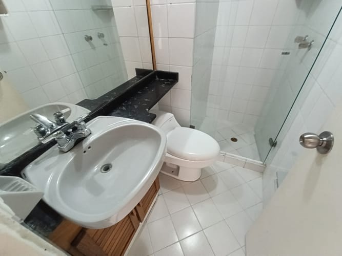 Apartamento de 3 alcobas en arriendo en Carlos E. Restrepo, Medellín, 94 m² · foto 8 de 15