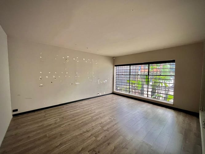 Casa de 7 alcobas en venta en La Esmeralda, Bogotá, 300 m² · foto 5 de 24