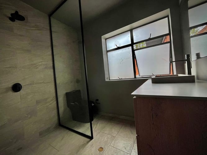 Casa de 7 alcobas en venta en La Esmeralda, Bogotá, 300 m² · foto 6 de 24
