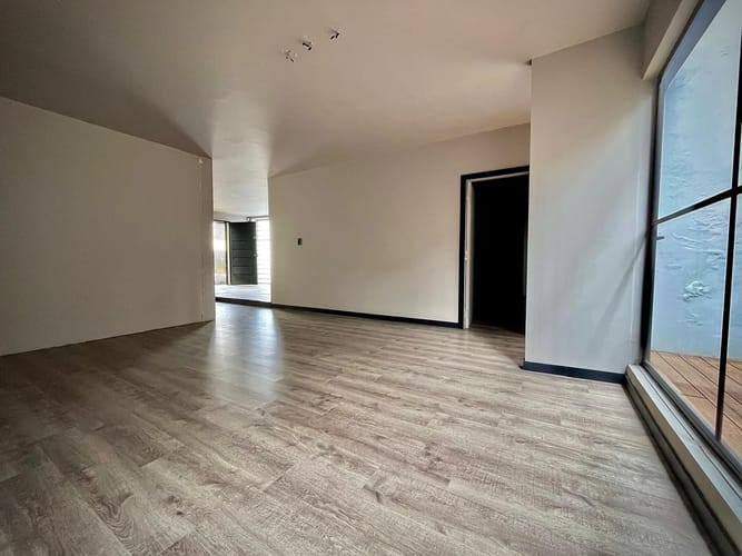 Casa de 7 alcobas en venta en La Esmeralda, Bogotá, 300 m² · foto 15 de 24