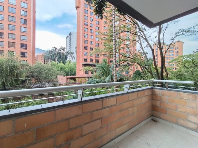 Apartamento de 3 alcobas en arriendo en El Poblado, Medellín, 107 m² · foto 4 de 20
