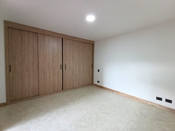 Apartamento de 3 alcobas en arriendo en El Poblado, Medellín, 107 m² · foto 10 de 20