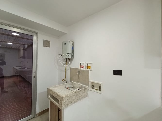 Apartamento de 3 alcobas en arriendo en El Poblado, Medellín, 107 m² · foto 19 de 20