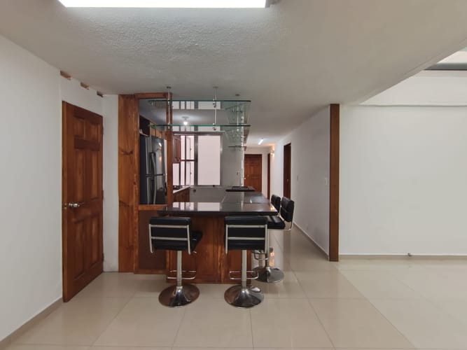 Apartamento de 3 alcobas en arriendo en Laureles, Medellín, 80 m² · foto 2 de 17