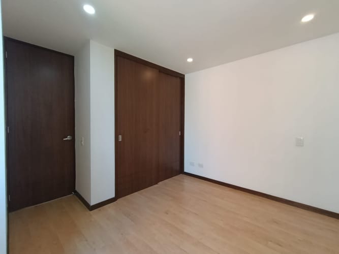 Apartamento de 4 alcobas en arriendo en El Poblado, Medellín, 114 m² · foto 10 de 13
