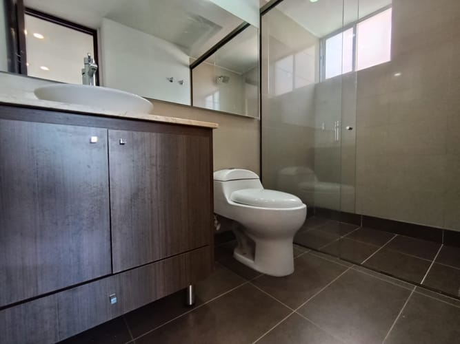 Apartamento de 4 alcobas en arriendo en El Poblado, Medellín, 114 m² · foto 12 de 13