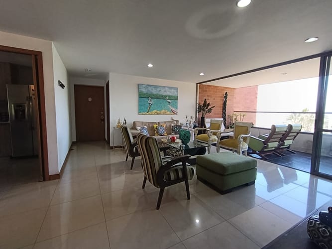 Apartamento de 3 alcobas en arriendo en El Tesoro, Medellín, 165 m² · foto 2 de 19