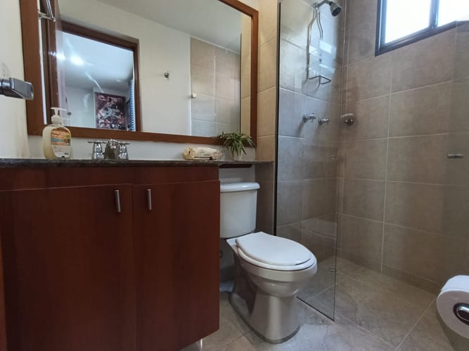 Apartamento de 3 alcobas en arriendo en El Tesoro, Medellín, 165 m² · foto 15 de 19