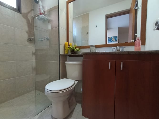 Apartamento de 3 alcobas en arriendo en El Tesoro, Medellín, 165 m² · foto 18 de 19