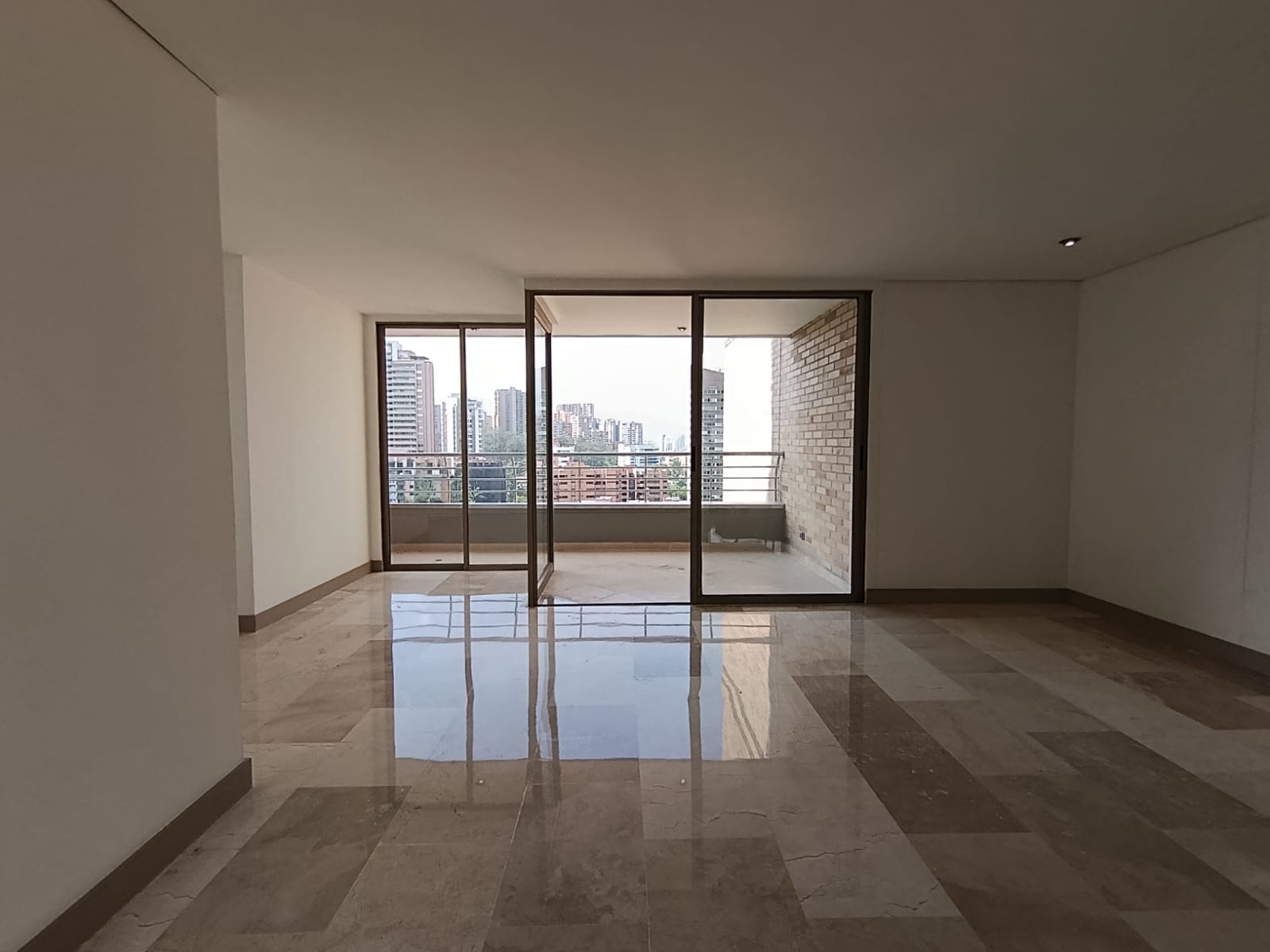 Apartamento en Arriendo en El Poblado, Medellín