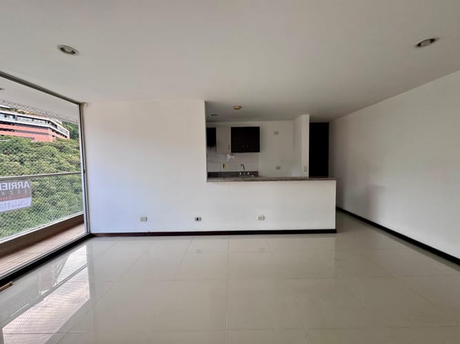 Apartamento de 3 alcobas en arriendo en Señorial, Envigado, 65 m² · foto 2 de 16