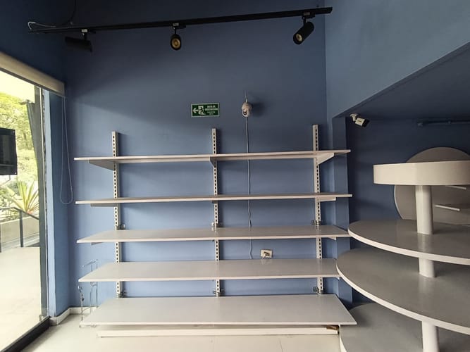 Local en arriendo en Laureles, Medellín, 31 m² · foto 5 de 9