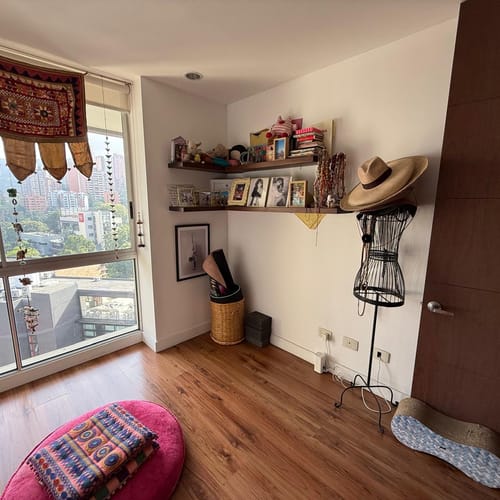 Apartamento de 2 alcobas en arriendo en El Poblado, Medellín, 99 m² · foto 7 de 18