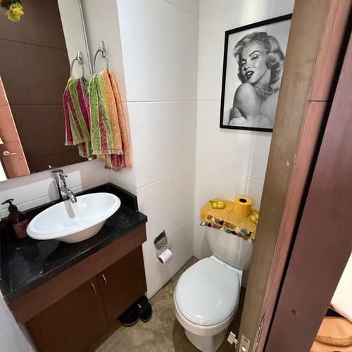 Apartamento de 2 alcobas en arriendo en El Poblado, Medellín, 99 m² · foto 9 de 18