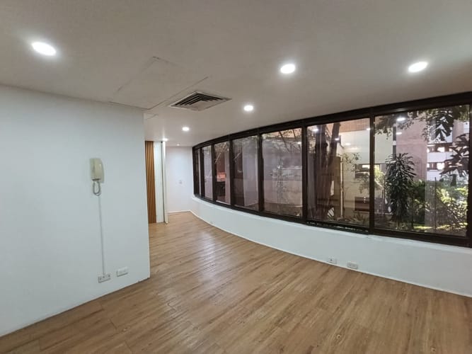Oficina en arriendo en El Poblado, Medellín, 39 m² · foto 5 de 13