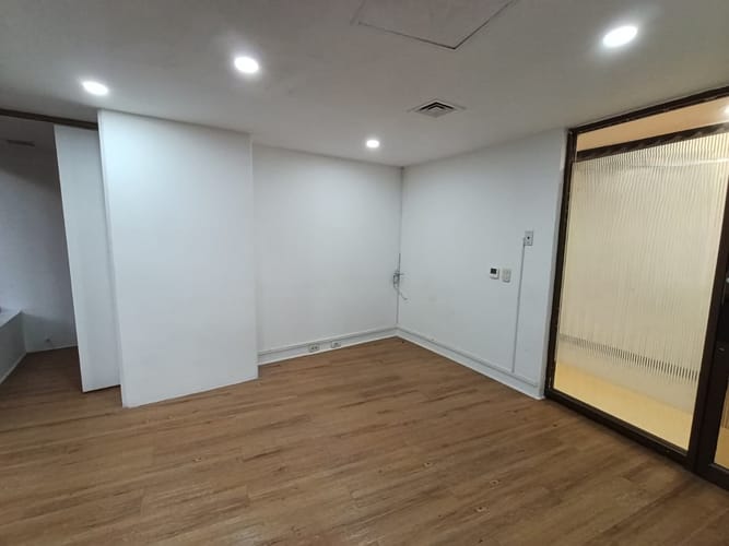 Oficina en arriendo en El Poblado, Medellín, 39 m² · foto 8 de 13