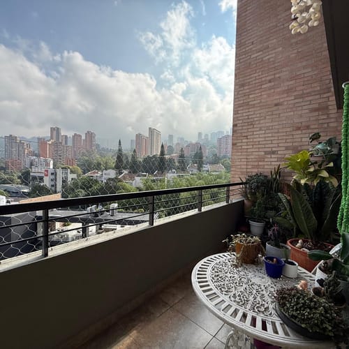 Apartamento de 2 alcobas en arriendo en El Poblado, Medellín, 99 m² · foto 15 de 18