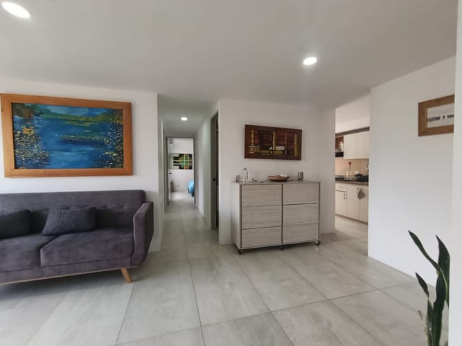 Apartamento de 3 alcobas en arriendo en El Poblado, Medellín, 78 m² · foto 2 de 20