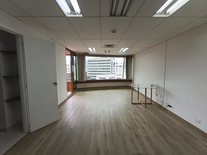 Oficina en arriendo en El Poblado, Medellín, 30 m² · foto 3 de 12