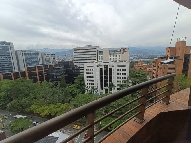 Oficina en arriendo en El Poblado, Medellín, 30 m² · foto 4 de 12