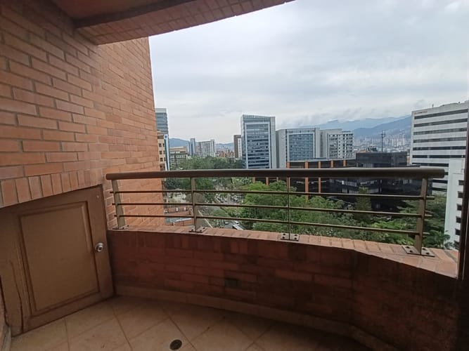 Oficina en arriendo en El Poblado, Medellín, 30 m² · foto 5 de 12
