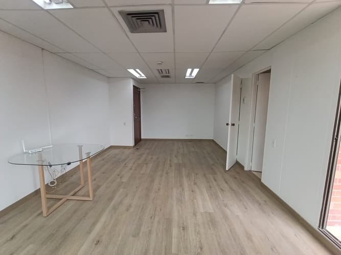 Oficina en arriendo en El Poblado, Medellín, 30 m² · foto 9 de 12