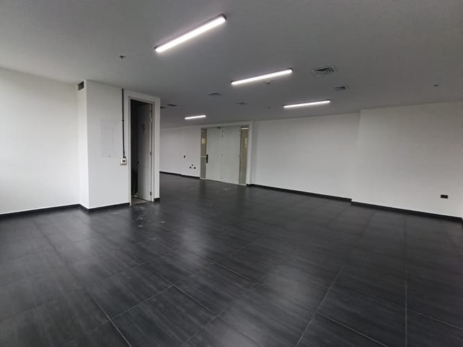 Oficina en arriendo en El Castillo, Medellín, 116 m² · foto 4 de 14