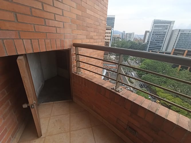 Oficina en arriendo en El Poblado, Medellín, 30 m² · foto 10 de 12