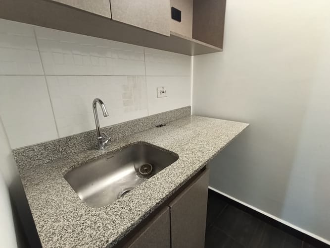 Oficina en arriendo en El Castillo, Medellín, 116 m² · foto 13 de 14