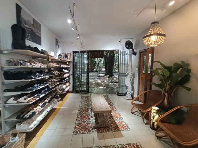 Local en arriendo en El Poblado, Medellín, 40 m² · foto 2 de 8